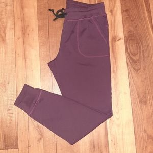 Zyia Unwind Joggers in Plum EUC (S, 4-6)